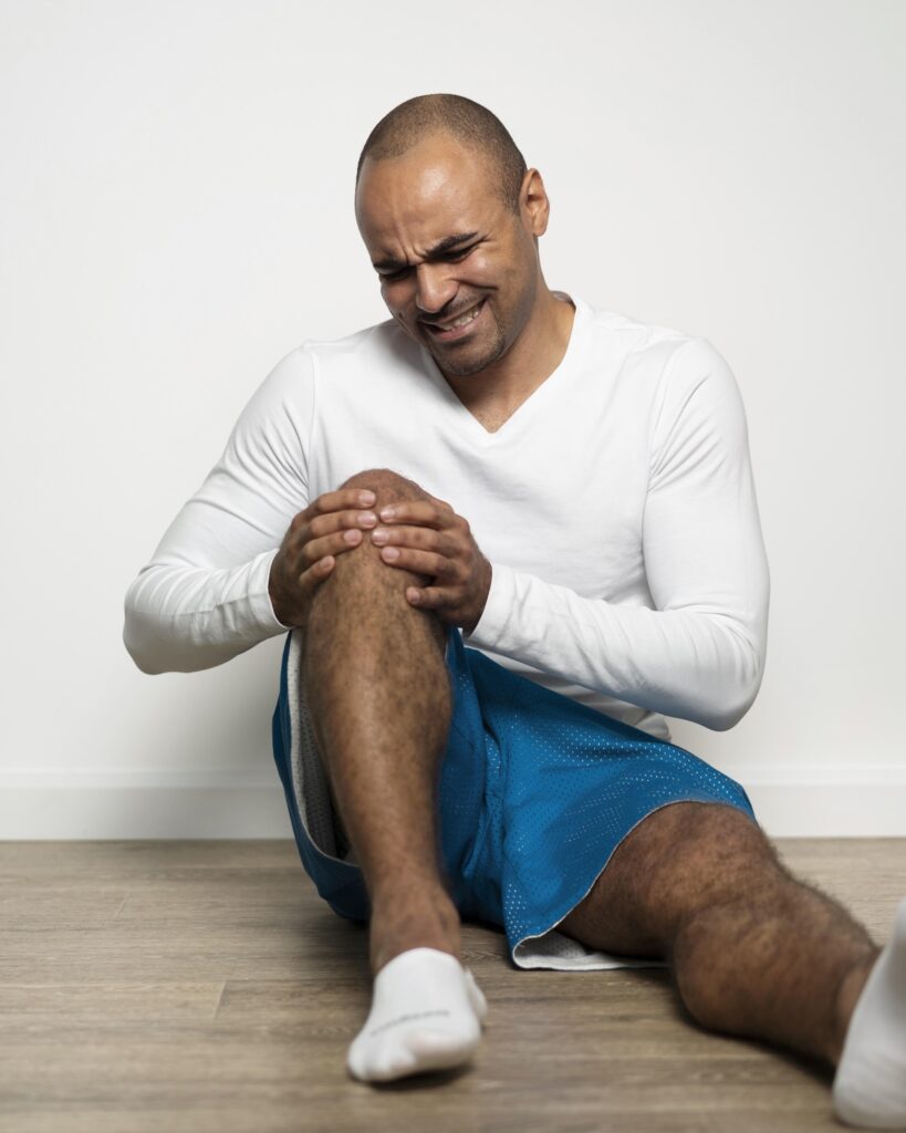 knee pain relief with best chiropractor in Richmond Hill at igood Health Centre